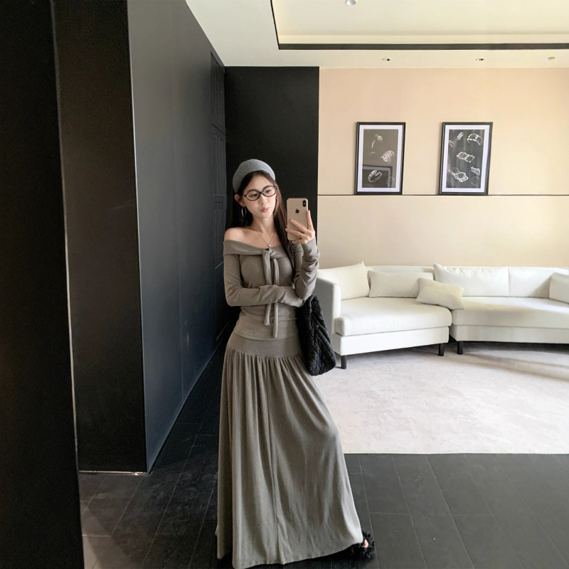 Set din două piese cu fustă — tricou cu bretele și top de umeri goi, fustă midi drapată, culoare solidă, poliester, toamnă 2025