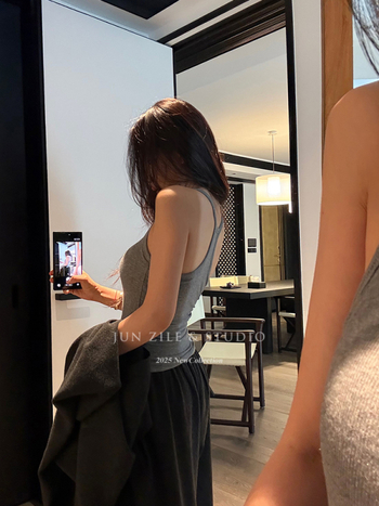 Set de tricot pentru femei, primăvară: pulover cu decolteu în V și insertii pentru bust, top camisole și pantaloni largi din tricot din poliester