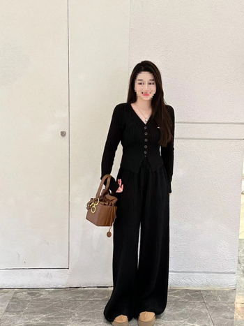 Set tricotat din două piese: cardigan decolat în V și pantaloni largi; lână de miel; mâneci lungi; stil Lolita; primăvara 2025