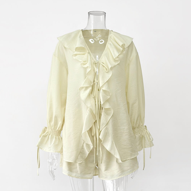 Set din două piese: cămașă cu decolteu în V și șorturi, mâneci clopot, culoare solidă, poliester, stil street hipster, primăvara 2025 (decolteu în V, mâneci clopot, culoare solidă, poliester, set din două piese)