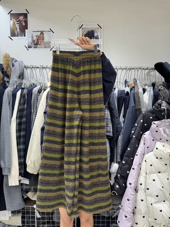 Ženske hlače širokog kroja od poliestera, elastična struka, gusta tkanina, zima 2025 – elegantan gradski stil