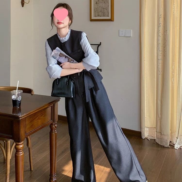Трикомпонентен костюм: жилетка с акцент на талията и широки панталони — корейски стил, три четвърти дължина, пролет 2025