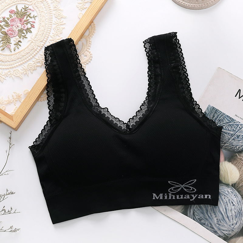 Sutien sport fără armătură, material nylon, cupă completă, cupă subțire sus și mai groasă jos, margine dantelată pe spate