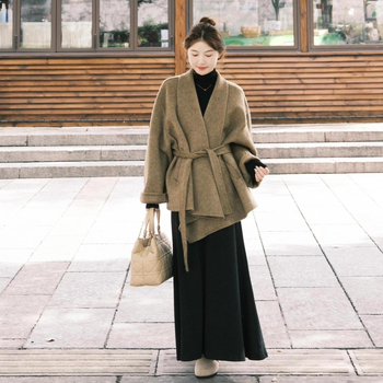 Ежедневен комплект с пола, агнешка вълна и PVC, мини пола, стил на по-голяма сестра