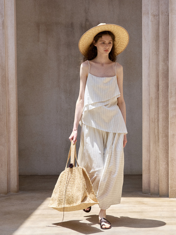 Állítható vállú tubustop, csíkos len-viszkóz keverék, aszimmetrikus szabás, rövid hossz