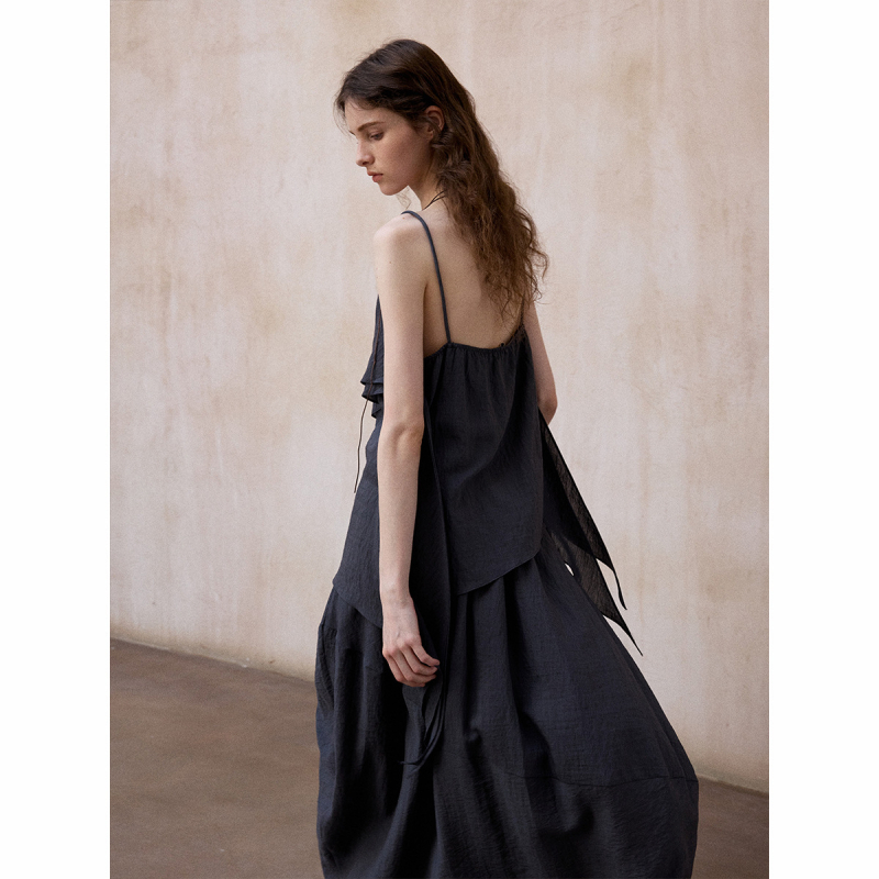 Állítható vállú tubustop, csíkos len-viszkóz keverék, aszimmetrikus szabás, rövid hossz