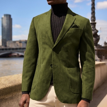 Casual sako, uski kroj, dva gumba u jednom redu, klasičan ovratnik, vodootporan i otporan na vjetar, podstava od poliestera