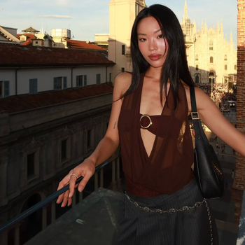 Dvije komponente: halterneck top i prozirna mrežasta vest, jesen 2024, poliester s dodatkom spandeksa