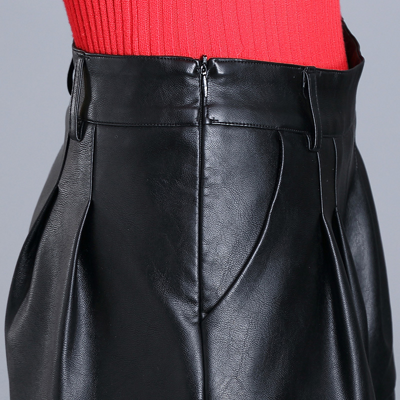 Șorturi din PU - Croială Lejeră, Lungime 3/4, Talie Medie, Grosime Normală