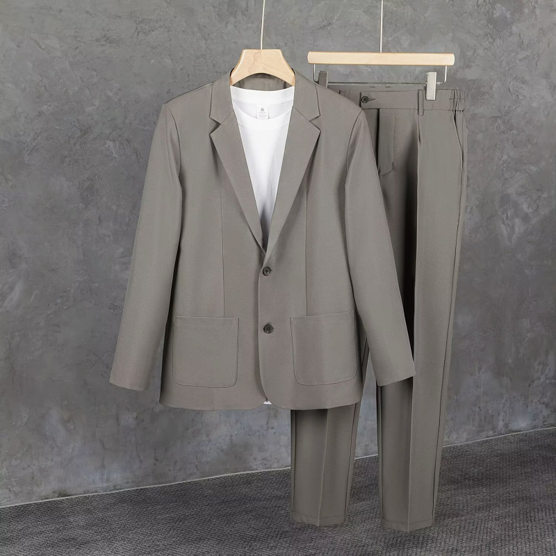 Muško sako slim fit, jednim gumbom, ravni rever, smjesa pamuka i lana, središnja stražnja rupa, proljeće 2025
