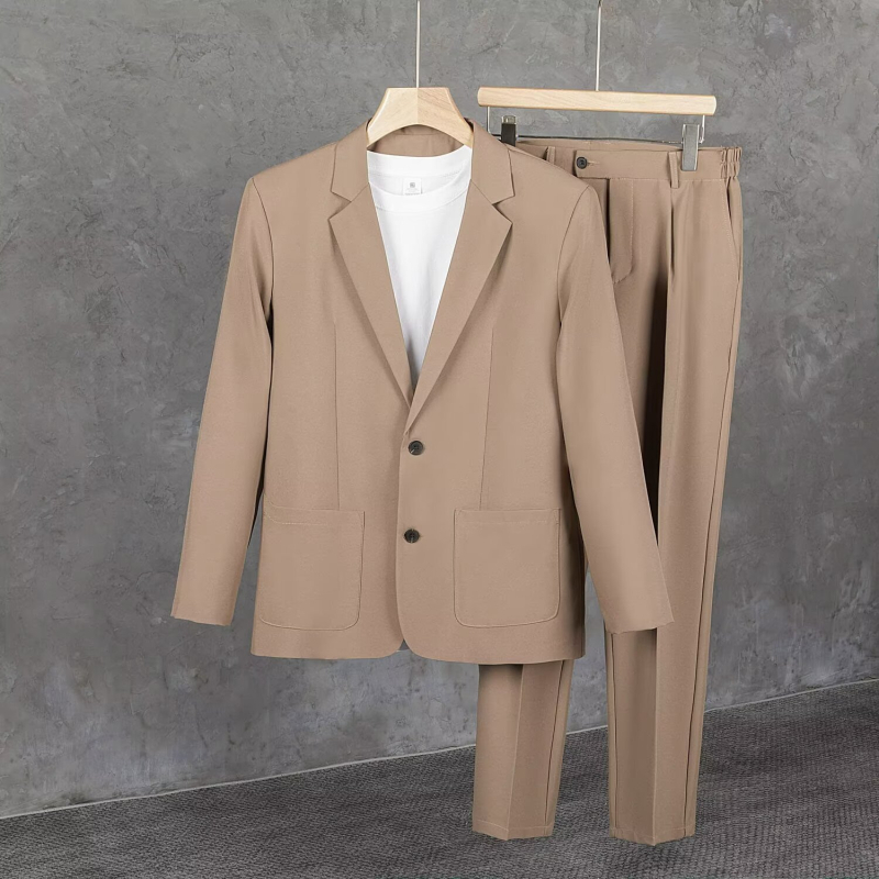 Muško sako slim fit, jednim gumbom, ravni rever, smjesa pamuka i lana, središnja stražnja rupa, proljeće 2025