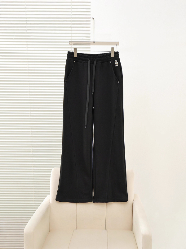 Ženske pamukšne ravne hlače, slobodan kroj, elastičan pojas, debeli materijal, jesen 2025, koledž stil