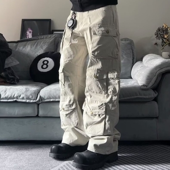 Radne svakodnevne hlače, pamuk-poliester smjesina, ravni kroj, srednji pojas, zatvaranje na gumbe