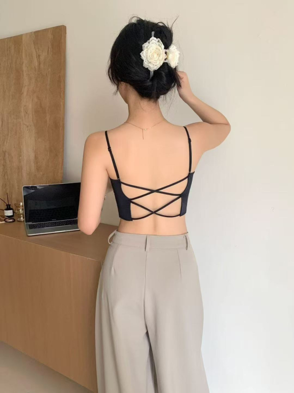 Váll nélküli csőtop keresztpántokkal, 3/4-es kosár, közepes formázott kosár, nylon, mellkas hossz, nyár 2024