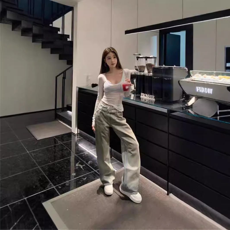 Traperice od denima s visokim strukom, opuštene krojenje, široke ravne nogavice