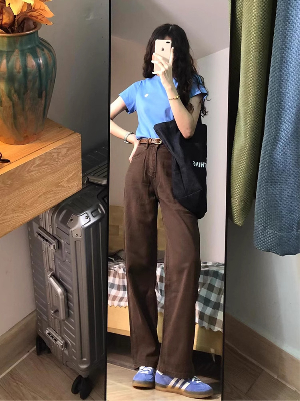 Traperice ravnog kroja, visokim pojasom, denim tkanina, mješavina pamuka i poliestera