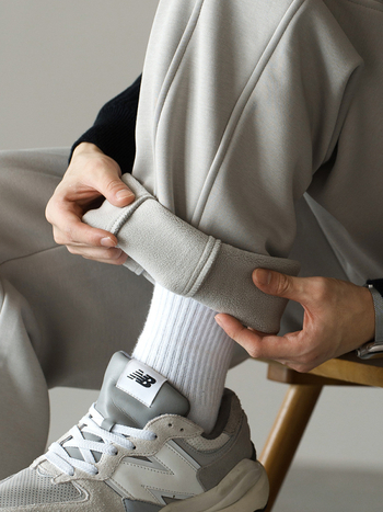 Pantaloni bărbați în stil scimitar, cu elasticitate ridicată, căptușiți cu fleece, grosi pentru iarnă, croială dreaptă, talie medie, închidere cu șiret, amestec bumbac-poliester-elastan