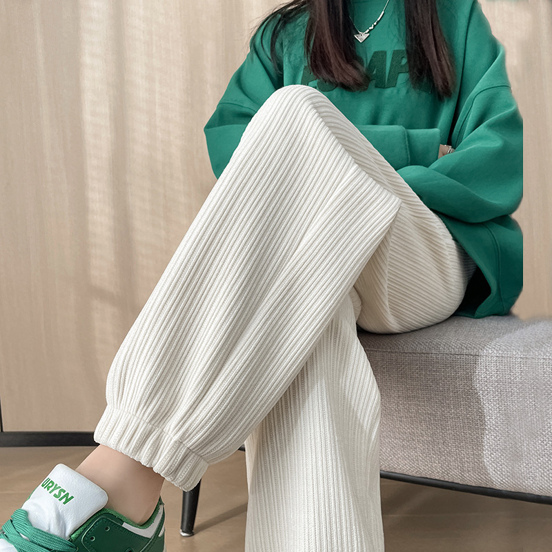 Női jogger nadrág Chenille emboss, belső fleece, magas derék, keskeny szabás, 95% poliészter