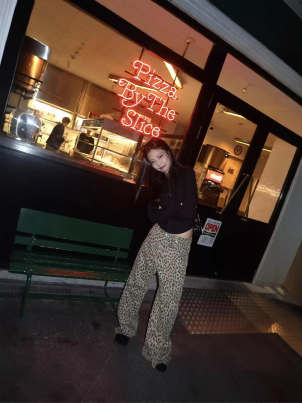 Ženske hlače s leopard uzorkom, visokim strukom, ravnim krojem, casual stil, poliester