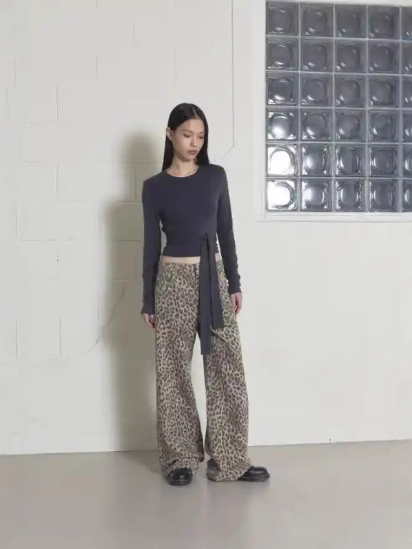 Ženske hlače s leopard uzorkom, visokim strukom, ravnim krojem, casual stil, poliester