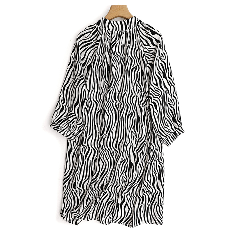 Rochie-tip cămașă cu panouri, mâneci trei sferturi, decolteu în V, croială lejeră, material acrilic