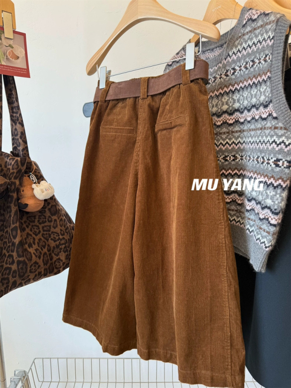 Corduroy cropped široke hlače, visokim strukom, ravni kroj, elegantan poslovni stil