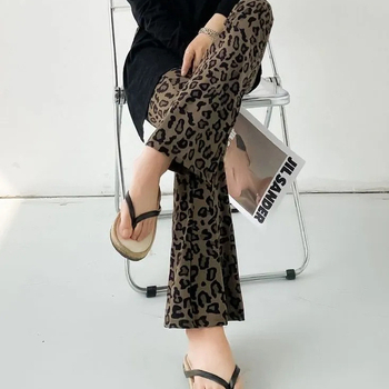 Damske leopard uzorka krojene široke hlače, poliester-elastan smjesa, elastični pojas, kratka duljina
