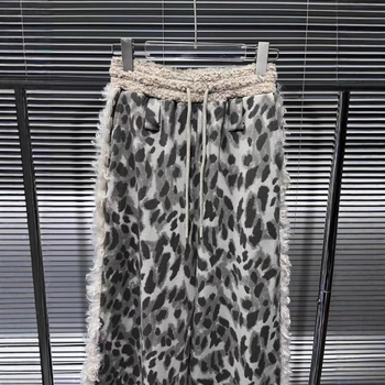 Pamukaste hlače s leopard printom, plišasti detalj na struku, ravni kroj, srednji struk, jesen 2024