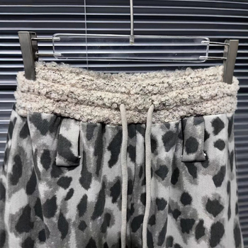 Pamukaste hlače s leopard printom, plišasti detalj na struku, ravni kroj, srednji struk, jesen 2024