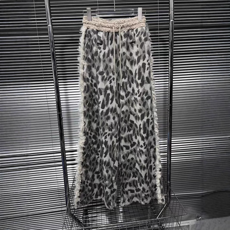 Pamukaste hlače s leopard printom, plišasti detalj na struku, ravni kroj, srednji struk, jesen 2024