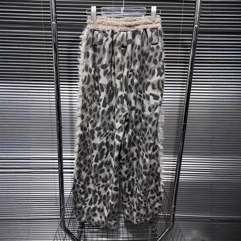 Pamukaste hlače s leopard printom, plišasti detalj na struku, ravni kroj, srednji struk, jesen 2024