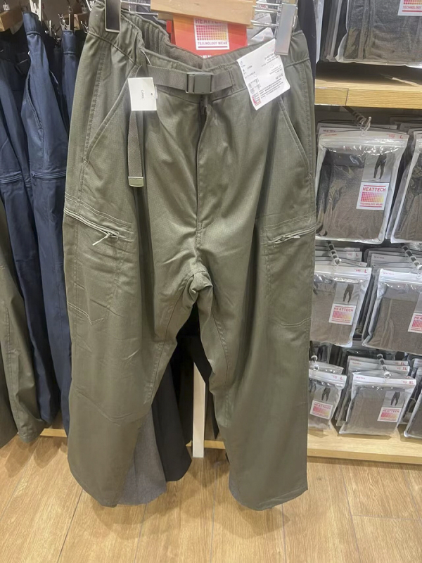 Muške radne hlače za casual nošenje, s flecom, ravni kroj, visok struk, zatvarač na zip, više džepova