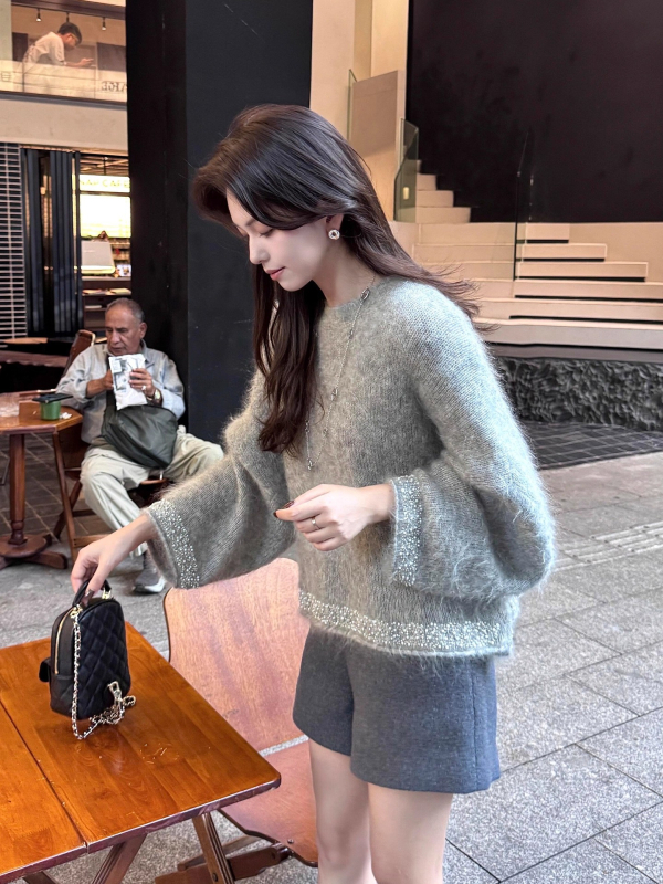 Ženski pulover od mohira s perlicama, ležerni kroj, okrugli izrez, dugi rukavi, pleteni uzorak