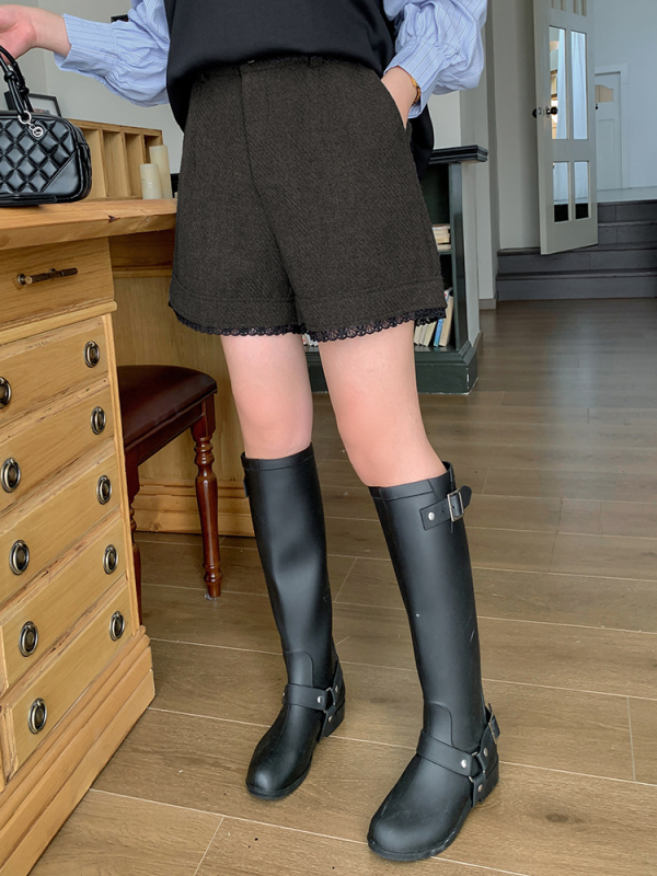 Ženski šorc 3/4 od vuneno-mješavine s čipkastim rubom, visoki struk, slobodan kroj