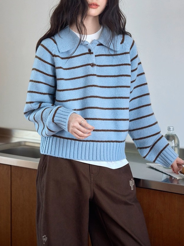 Pulover s kapuljom i polo ovratnikom, prugastog uzorka, širokog kroja, 70–80% poliester