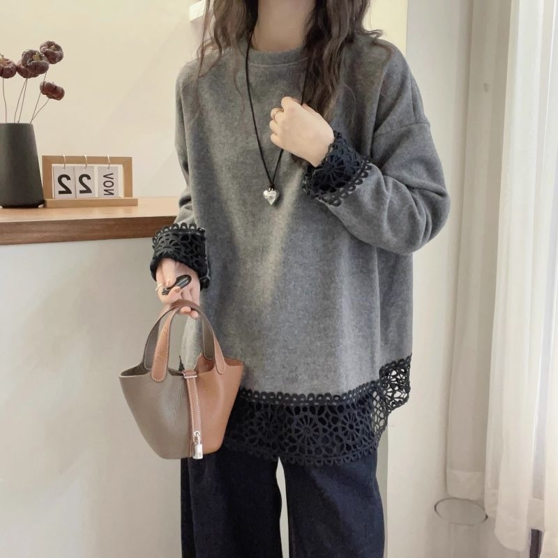 Derong baršunasta bluza s čipkom, s dugim rukavima, zaobljenim izrezom, slobodan kroj, srednja duljina 65–80 cm, šivanje čipke