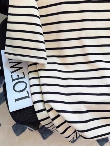 Ženska majica s izvezenim osmijehom i prugama, široki kroj, okrugli izrez, kratki rukavi, poliester