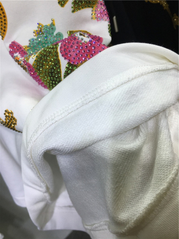 Pamučne hlače s visokim strukom, široki kroj, elastičan pojas, gradski hipster stil