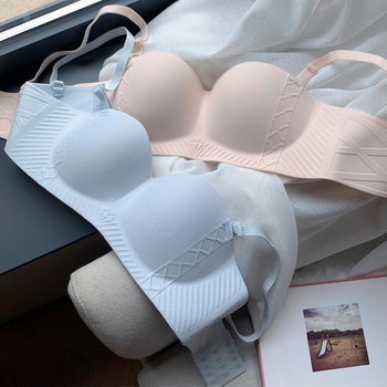 Jednodelni bezšivni bralet za male grudi, bežični, s uklonjivim dvostrukim trakama, strapless, 3/4 košarica, stražnje zatvaranje s tri reda
