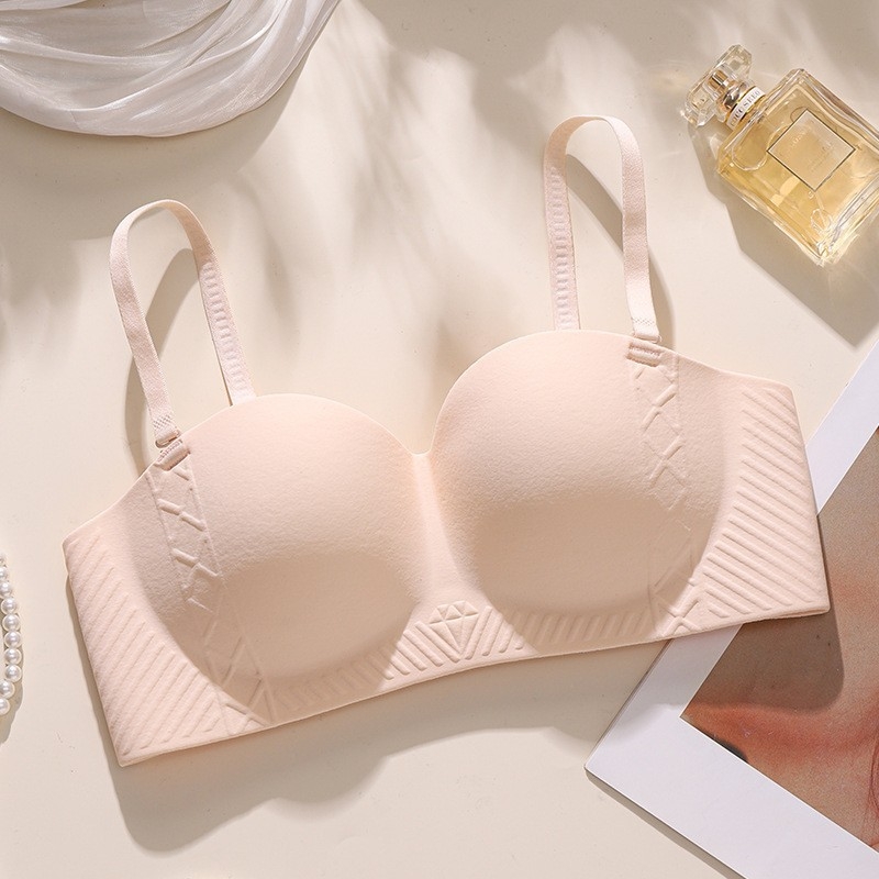 Jednodelni bezšivni bralet za male grudi, bežični, s uklonjivim dvostrukim trakama, strapless, 3/4 košarica, stražnje zatvaranje s tri reda
