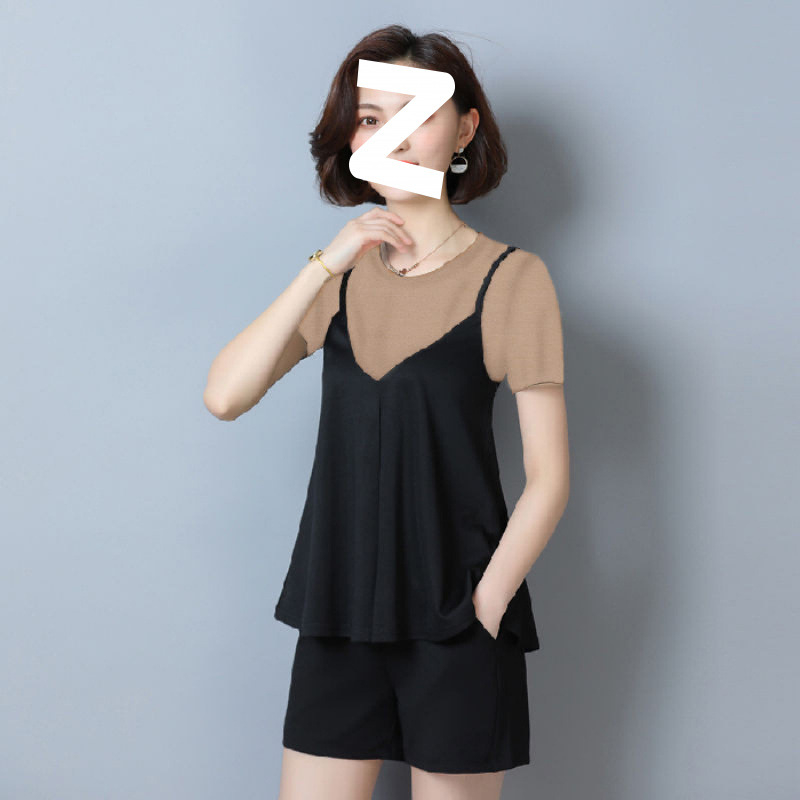 Plus-size ženski ljetni dvodijelni set: prugasti top s kratkim rukavima koji pokriva trbuh i široke šorceve