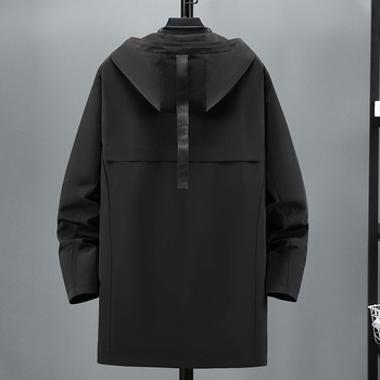 Sportska windbreaker jakna, lagan oversize kroj, kapuljača sa zatvaračem, srednja duljina, vanjska tkanina 100% poliester