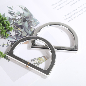 Αξεσουάρ τσαντών: ηλεκτροπλατινωμένο πλαστικό χωρίς ραφή δαχτυλίδι, λαβή μπαμπού, αστικός μινιμαλισμός, φθινόπωρο 2025