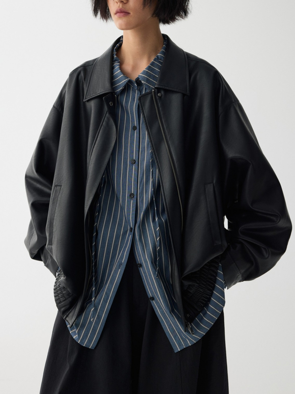 Csíkos ing dupla gallérral és elöl fűzős, lazább szabású, pamut-poliészter