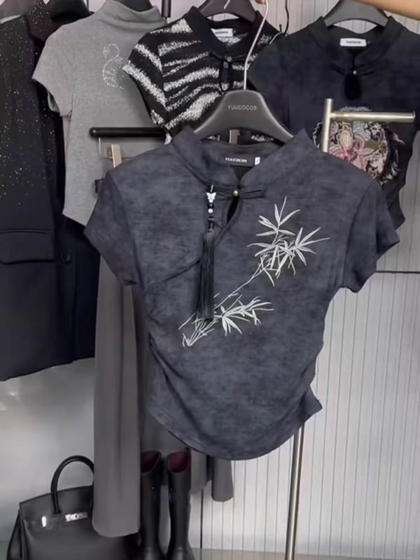 Pamut rövid ujjú póló kerek nyakú, növény- és virágmintás