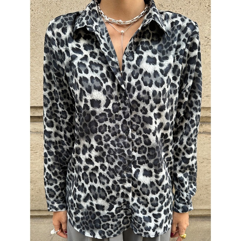 Košulja s leopard printom, dugi rukavi, udoban kroj, ovratnik tipa lapel, materijal: akrilna vlakna