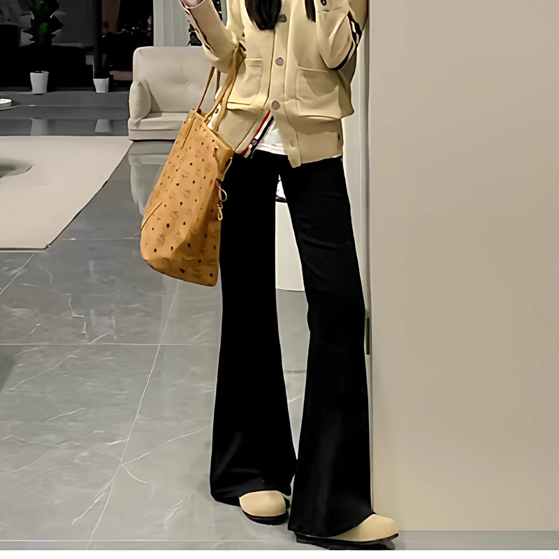 Női velúr nadrág harang alakú fazonnal ősz-télre, plusz méret, körte alakú testalkat, karcsúsító, casual elegáns stílus (Poliészter 70–80%, 2025 téli szezon)