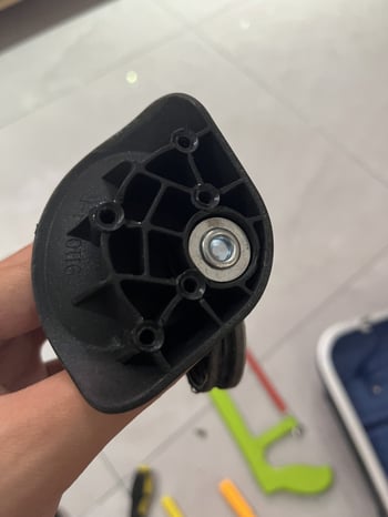 Τροχάκια αποσκευών ABS, καθολικά - Άνοιξη 2024