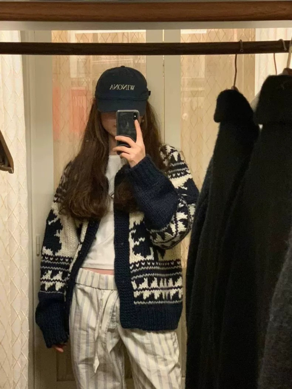 Gyapjú jacquard kardigán virágos mintával – Koreai lazább stílus, bő szabású