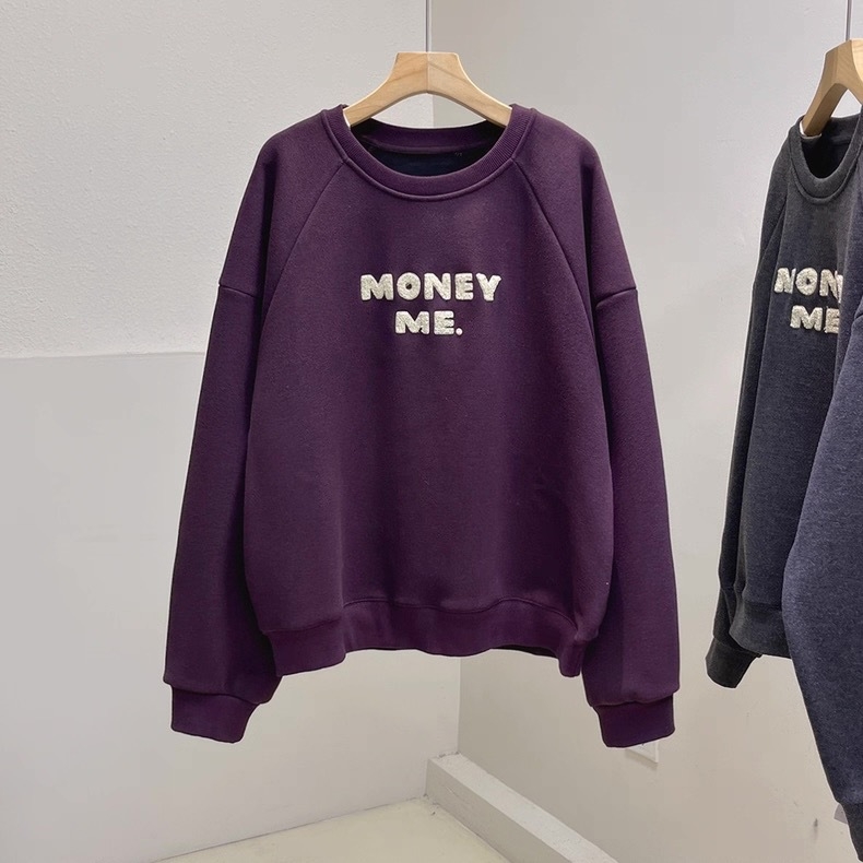 Hooded sweatshirt s izvezenim slovima, unutarnji flis, poliester tkanina 80-90%, slobodan kroj, dugi rukavi